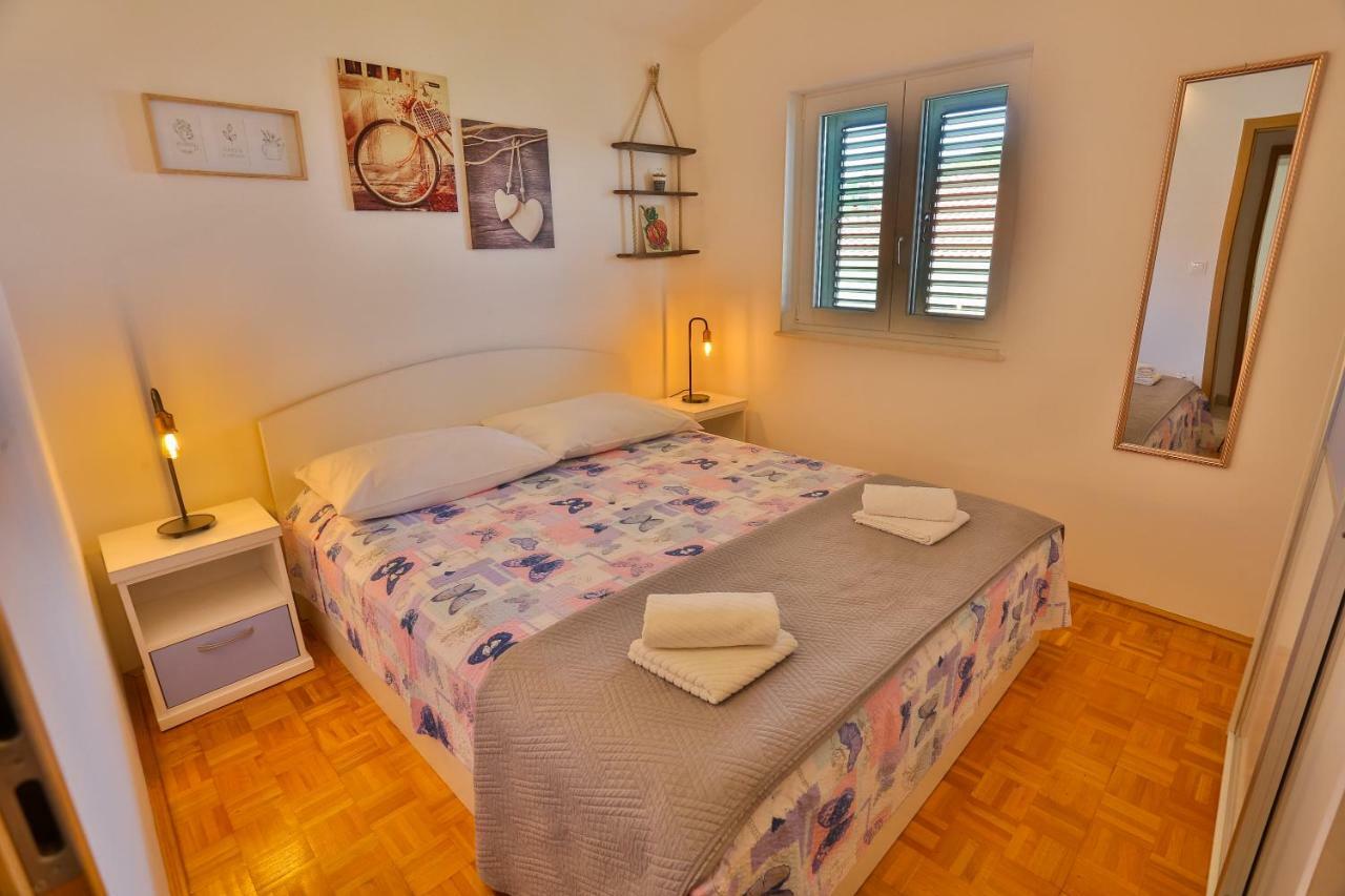 Apartment Tresnja Podstrana