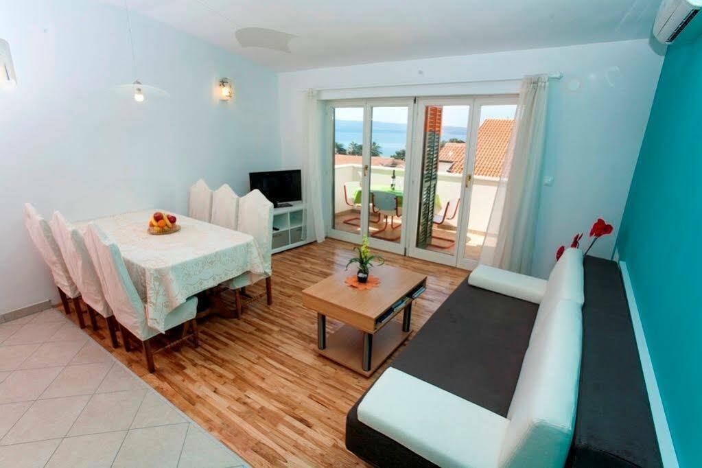 Tresnja Apartment Podstrana